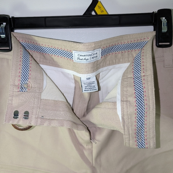 Ladies Chapter Club Petite Pant Shop Khaki knee length shorts - Picture 5 of 5